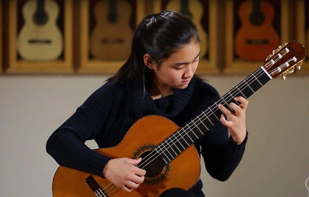 Olivia-Chiang-Guitar